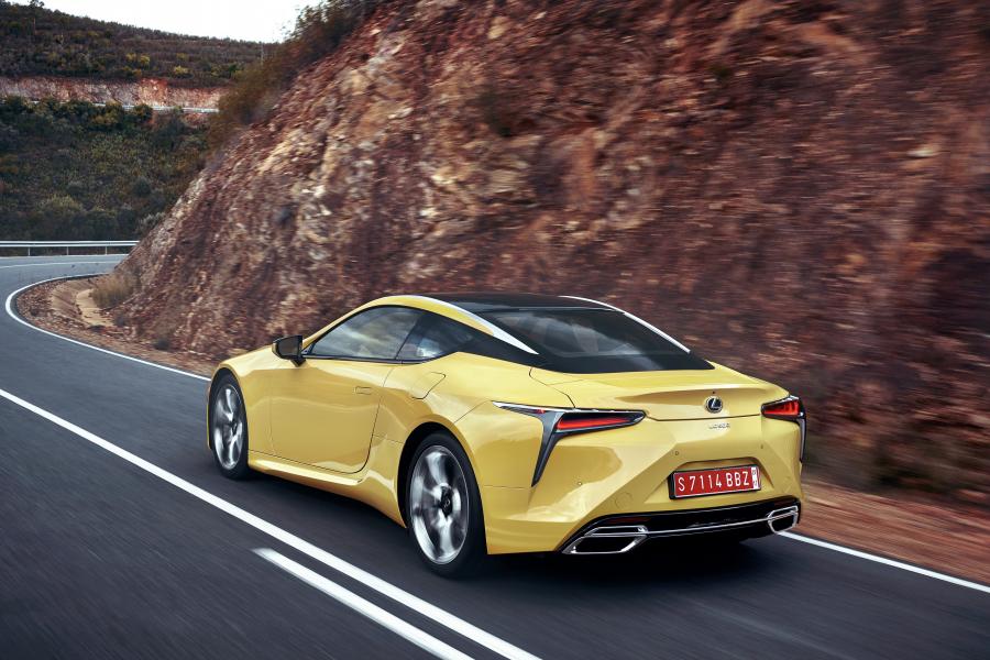  Lexus LC500 2016 года  (EU) (фото 5 из 20)
